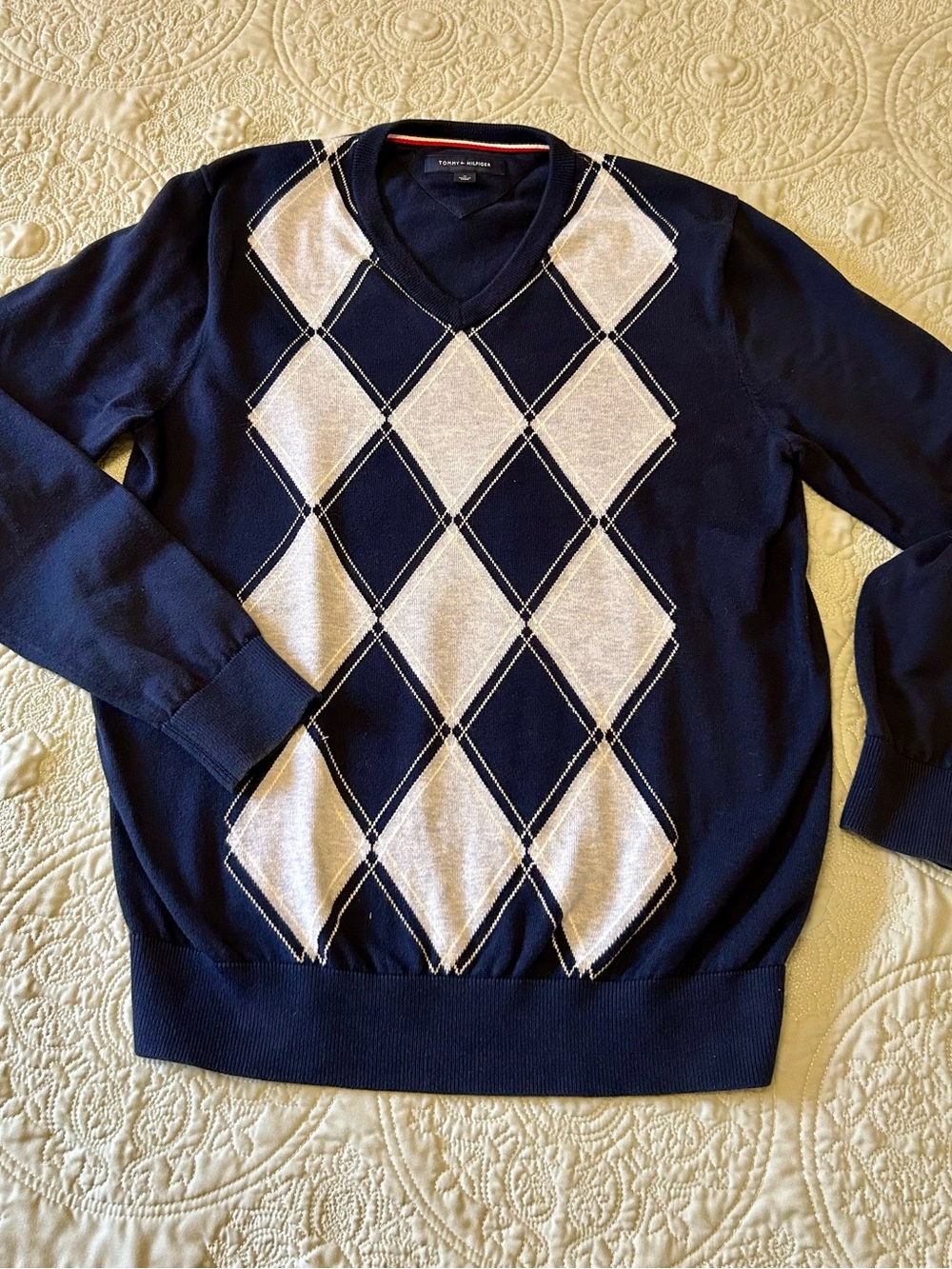 Tommy Hilfiger Navy Argyle Men’s V-Neck Sweater size Medium